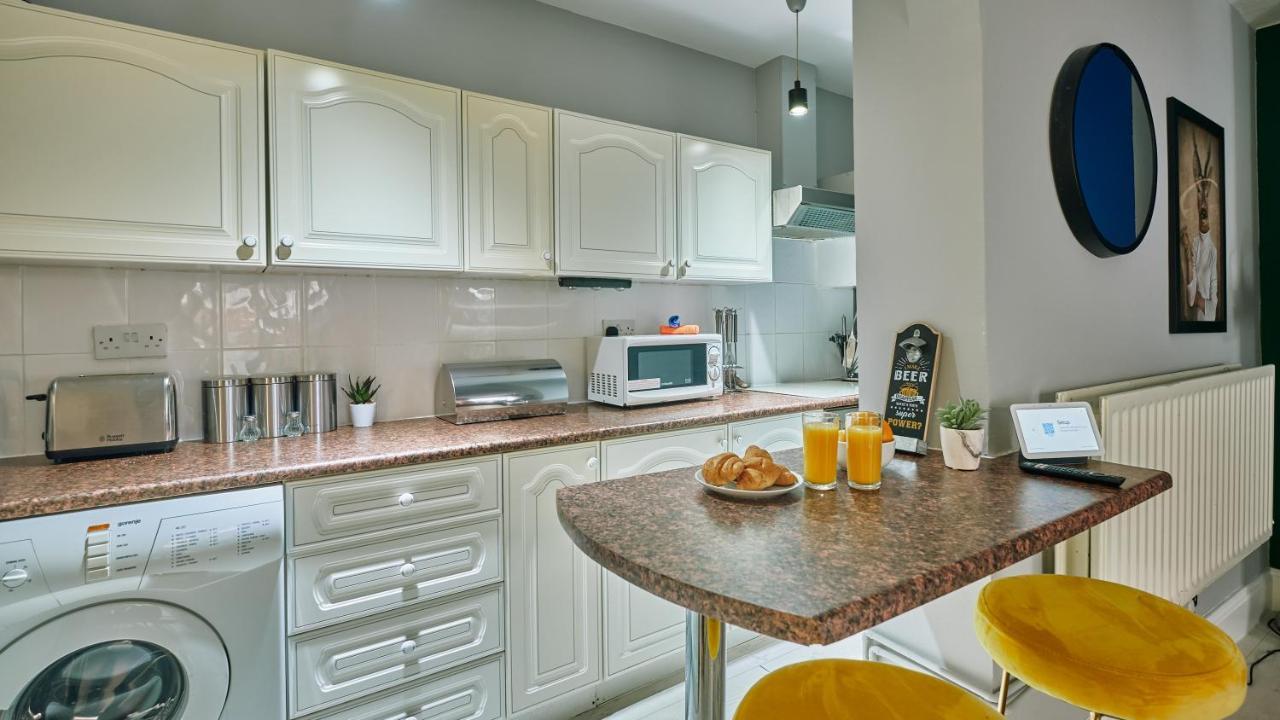 Stylish 2 Bedroom In Clifton - Garden Bristol Exterior photo